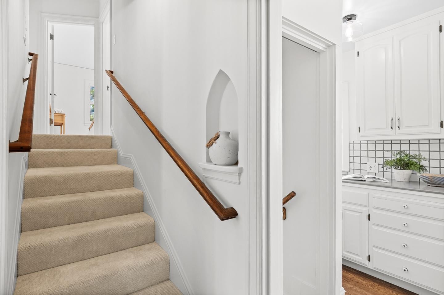 Detail Gallery Image 17 of 45 For 1000 Capuchino Ave, Burlingame,  CA 94010 - 2 Beds | 1 Baths