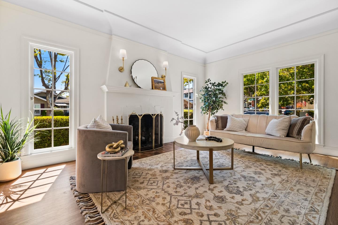 Detail Gallery Image 2 of 45 For 1000 Capuchino Ave, Burlingame,  CA 94010 - 2 Beds | 1 Baths