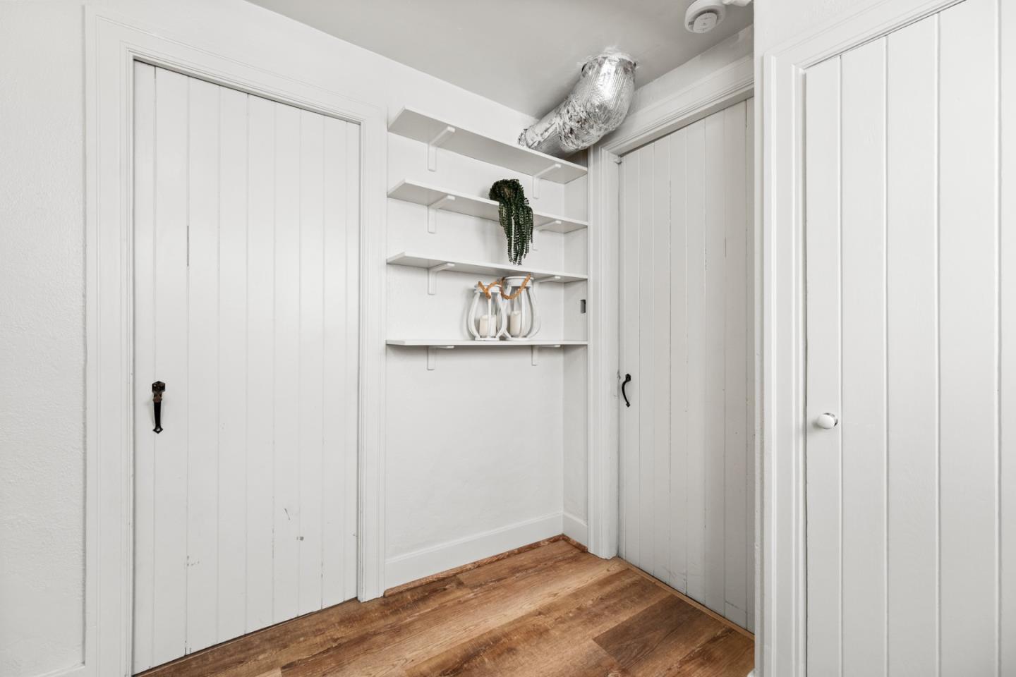 Detail Gallery Image 26 of 45 For 1000 Capuchino Ave, Burlingame,  CA 94010 - 2 Beds | 1 Baths