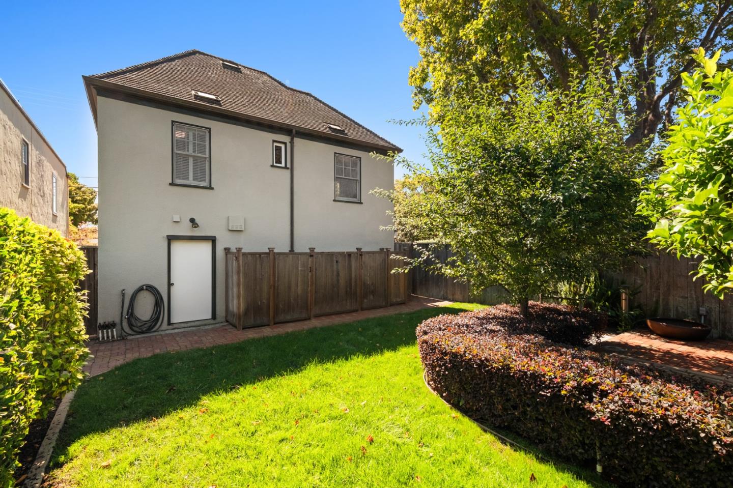 Detail Gallery Image 31 of 45 For 1000 Capuchino Ave, Burlingame,  CA 94010 - 2 Beds | 1 Baths