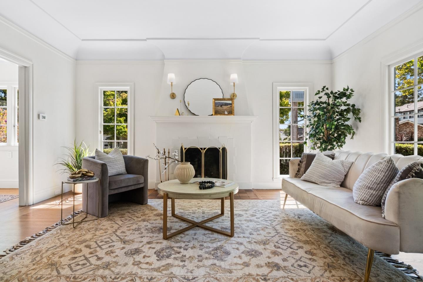 Detail Gallery Image 4 of 45 For 1000 Capuchino Ave, Burlingame,  CA 94010 - 2 Beds | 1 Baths