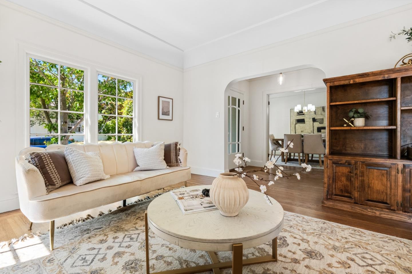 Detail Gallery Image 5 of 45 For 1000 Capuchino Ave, Burlingame,  CA 94010 - 2 Beds | 1 Baths