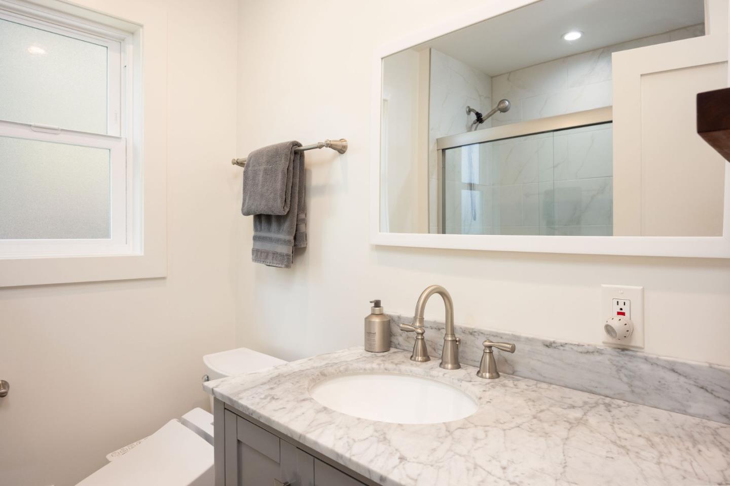 Detail Gallery Image 31 of 38 For 655 Vue De Mer Ave, Moss Beach,  CA 94038 - 3 Beds | 2 Baths