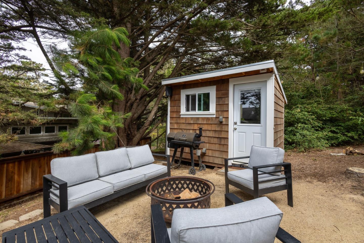 Detail Gallery Image 6 of 38 For 655 Vue De Mer Ave, Moss Beach,  CA 94038 - 3 Beds | 2 Baths
