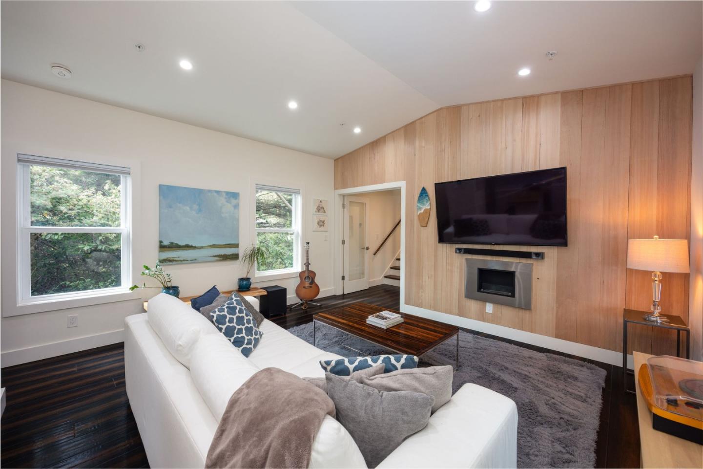 Detail Gallery Image 8 of 38 For 655 Vue De Mer Ave, Moss Beach,  CA 94038 - 3 Beds | 2 Baths