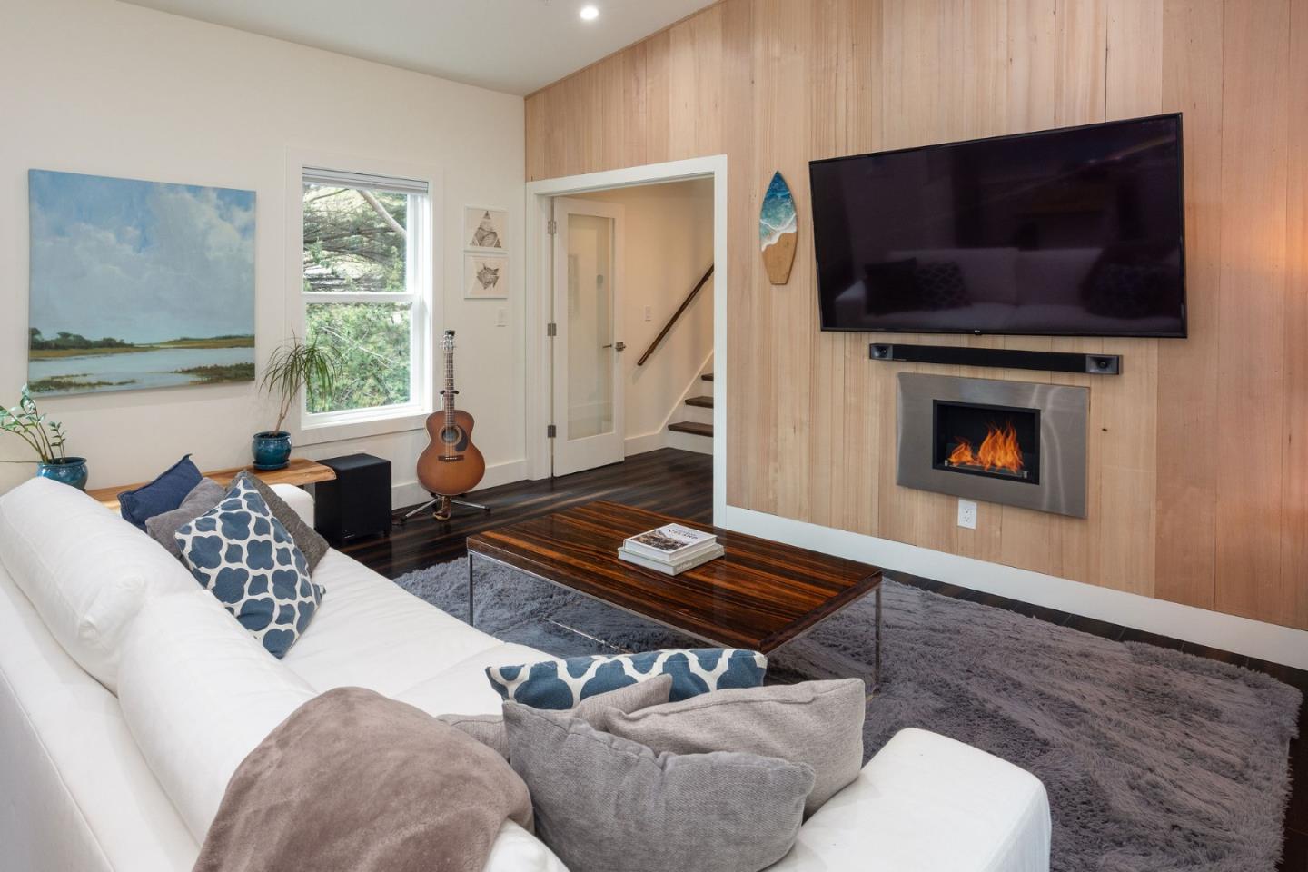 Detail Gallery Image 9 of 38 For 655 Vue De Mer Ave, Moss Beach,  CA 94038 - 3 Beds | 2 Baths
