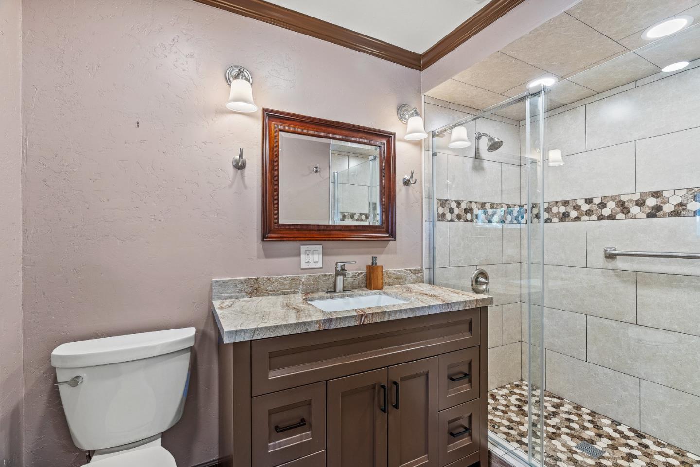 Detail Gallery Image 17 of 40 For 713 Salinas Monterey Highway, Salinas,  CA 93908 - 2 Beds | 2 Baths