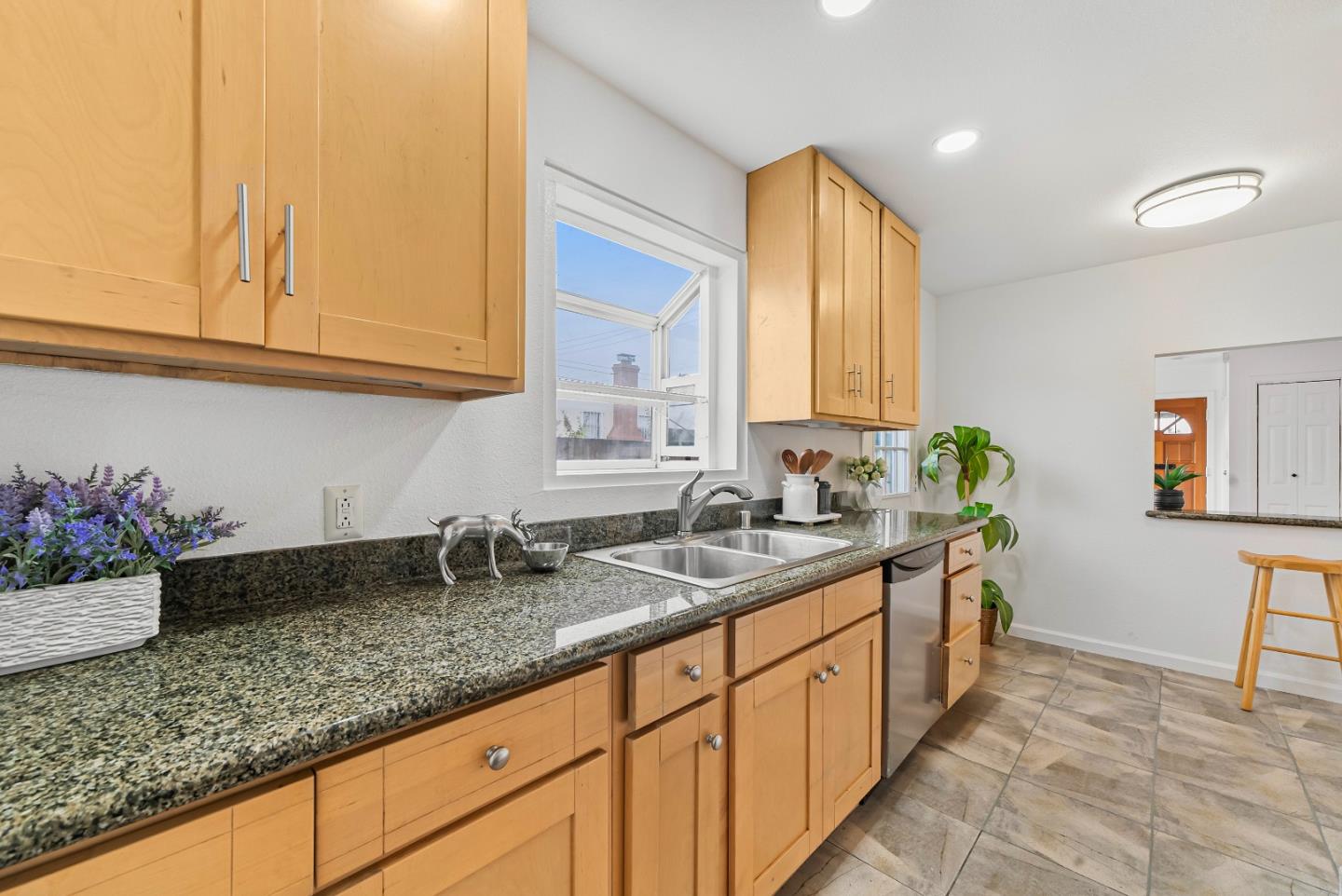Detail Gallery Image 14 of 38 For 1817 Virginia Ave, Richmond,  CA 94804 - 2 Beds | 1 Baths