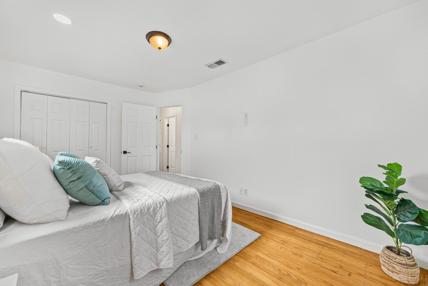 Detail Gallery Image 23 of 38 For 1817 Virginia Ave, Richmond,  CA 94804 - 2 Beds | 1 Baths