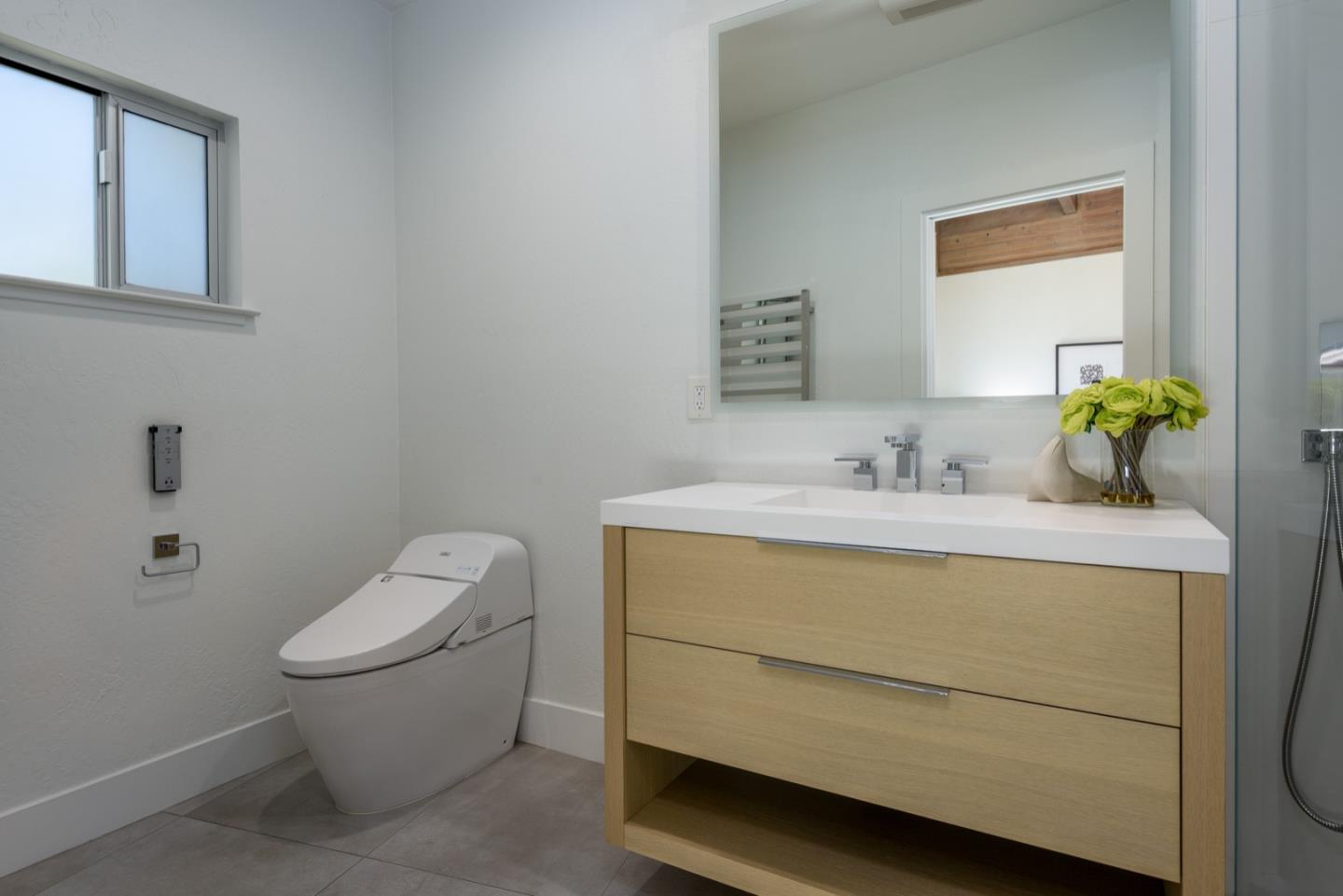 Detail Gallery Image 17 of 54 For 2610 Belmont Canyon Rd, Belmont,  CA 94002 - 5 Beds | 4/1 Baths