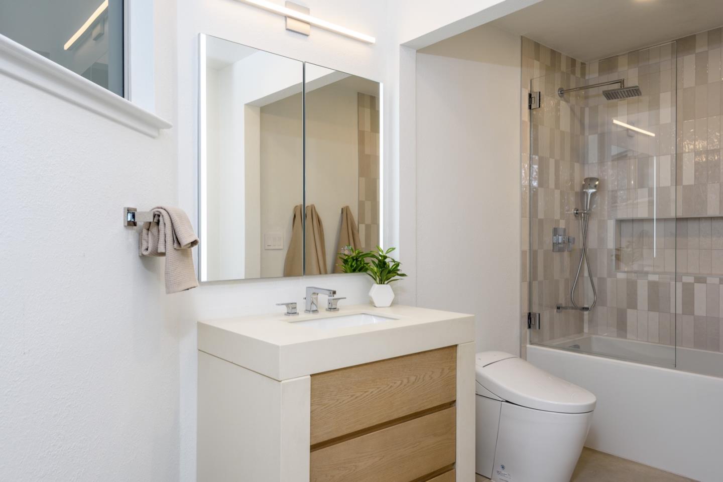 Detail Gallery Image 23 of 54 For 2610 Belmont Canyon Rd, Belmont,  CA 94002 - 5 Beds | 4/1 Baths