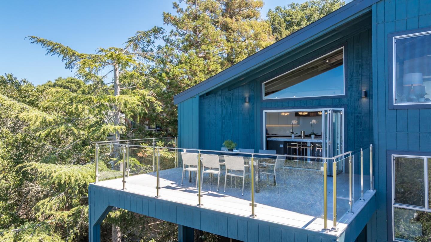 Detail Gallery Image 34 of 54 For 2610 Belmont Canyon Rd, Belmont,  CA 94002 - 5 Beds | 4/1 Baths