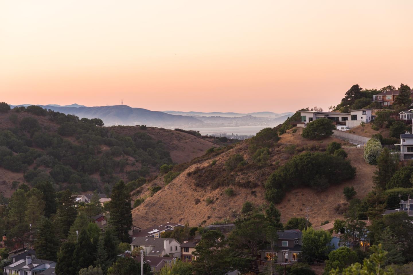 Detail Gallery Image 40 of 54 For 2610 Belmont Canyon Rd, Belmont,  CA 94002 - 5 Beds | 4/1 Baths