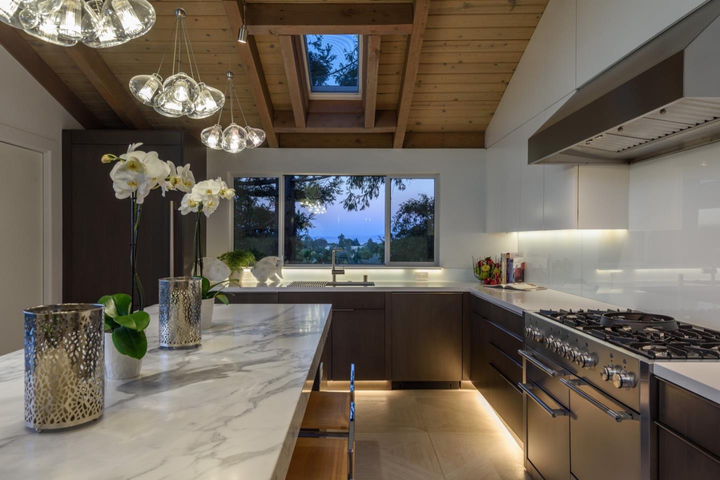 Detail Gallery Image 42 of 54 For 2610 Belmont Canyon Rd, Belmont,  CA 94002 - 5 Beds | 4/1 Baths