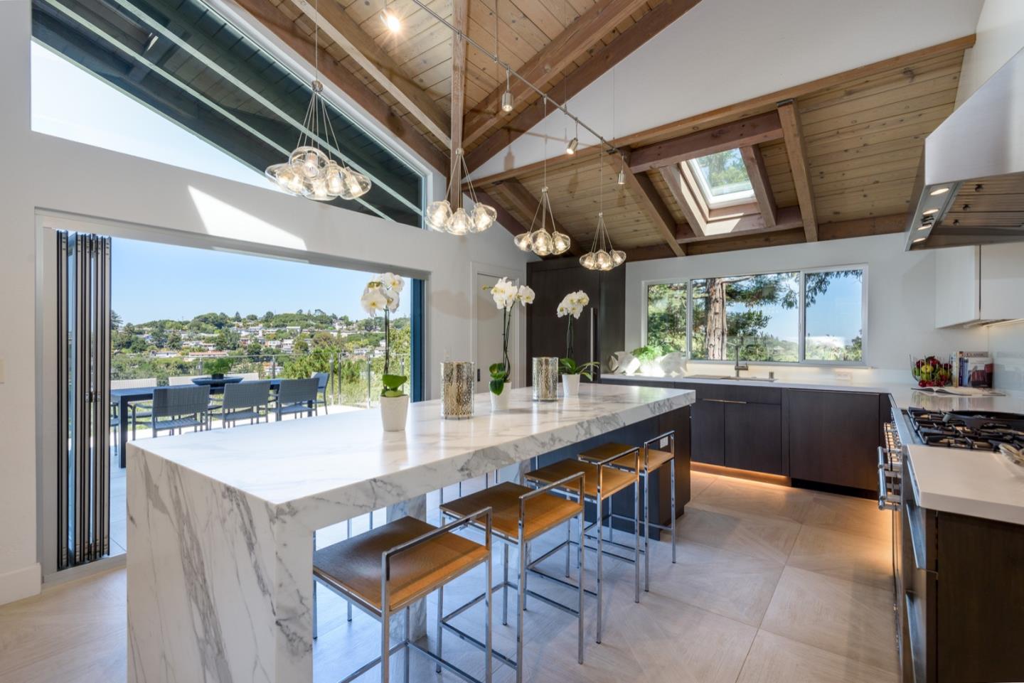 Detail Gallery Image 8 of 54 For 2610 Belmont Canyon Rd, Belmont,  CA 94002 - 5 Beds | 4/1 Baths