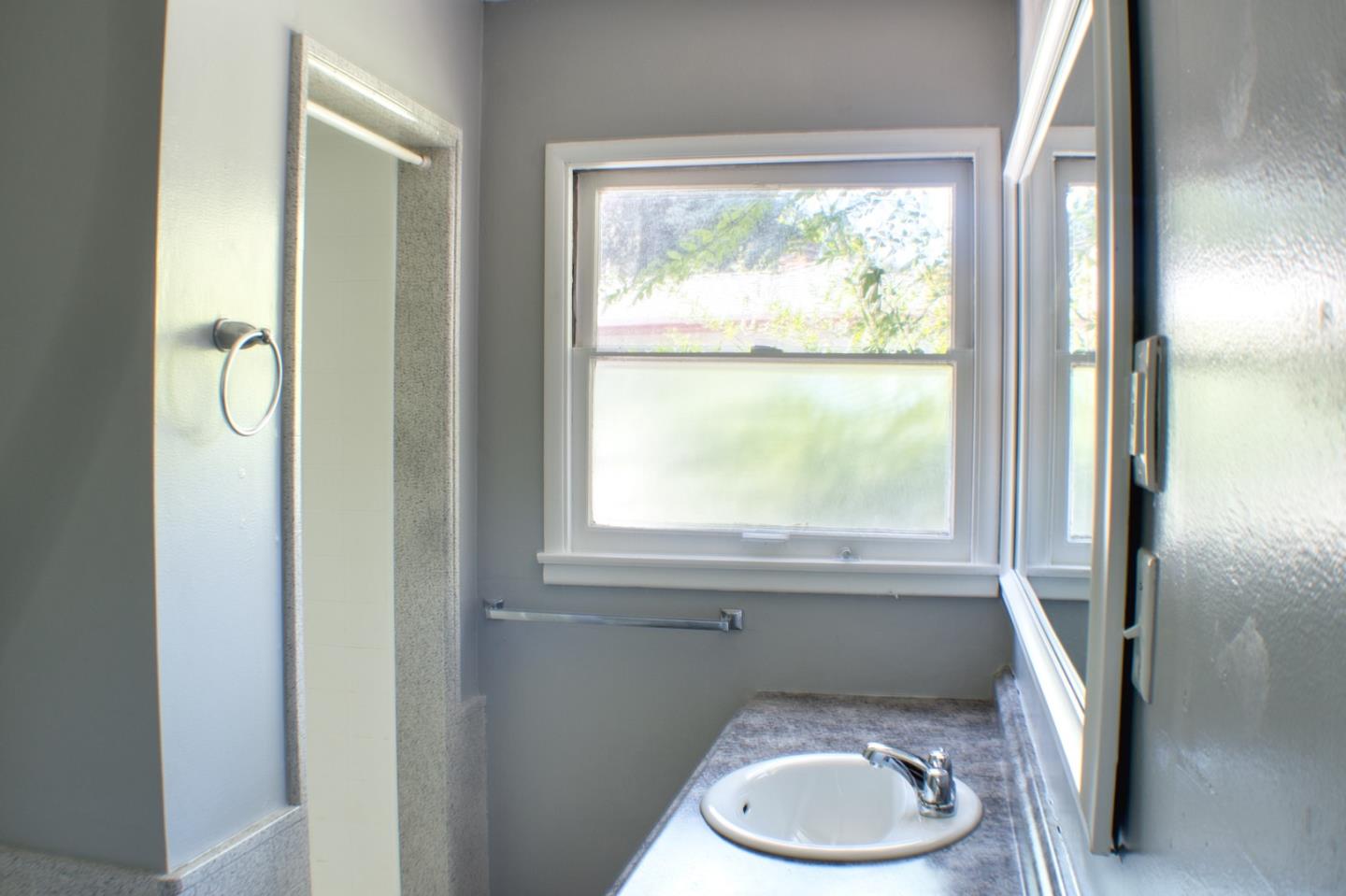 Detail Gallery Image 11 of 44 For 640 Circle Dr, East Palo Alto,  CA 94303 - 3 Beds | 1 Baths