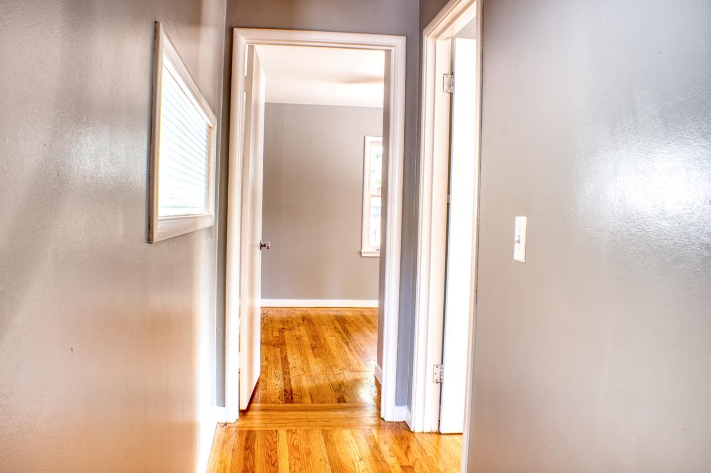 Detail Gallery Image 14 of 44 For 640 Circle Dr, East Palo Alto,  CA 94303 - 3 Beds | 1 Baths