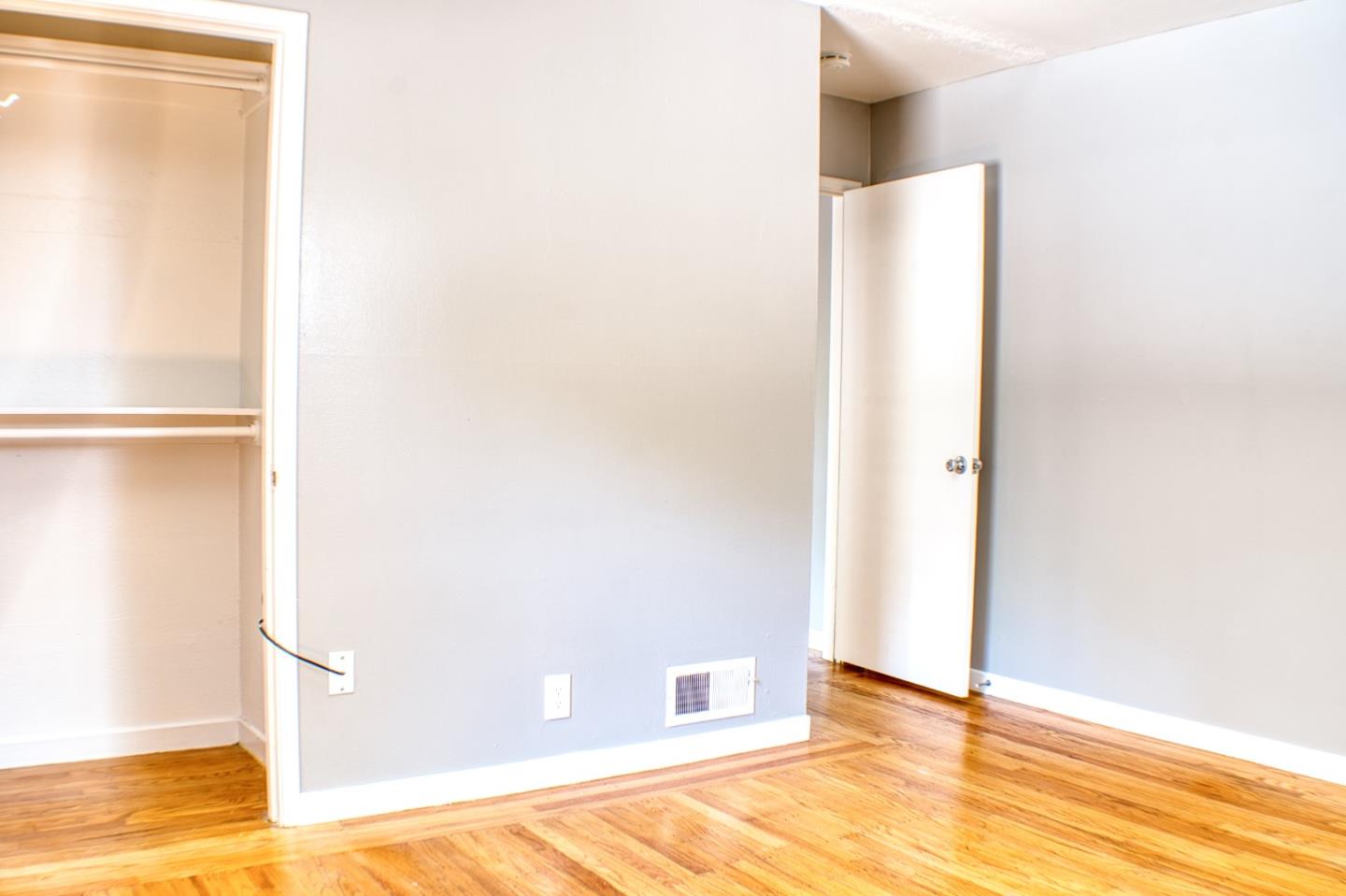 Detail Gallery Image 17 of 44 For 640 Circle Dr, East Palo Alto,  CA 94303 - 3 Beds | 1 Baths