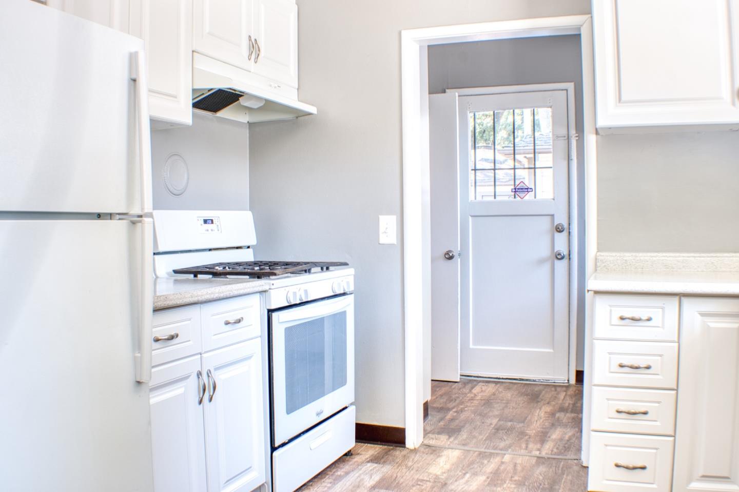 Detail Gallery Image 22 of 44 For 640 Circle Dr, East Palo Alto,  CA 94303 - 3 Beds | 1 Baths
