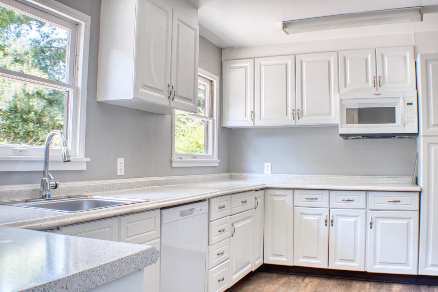 Detail Gallery Image 23 of 44 For 640 Circle Dr, East Palo Alto,  CA 94303 - 3 Beds | 1 Baths