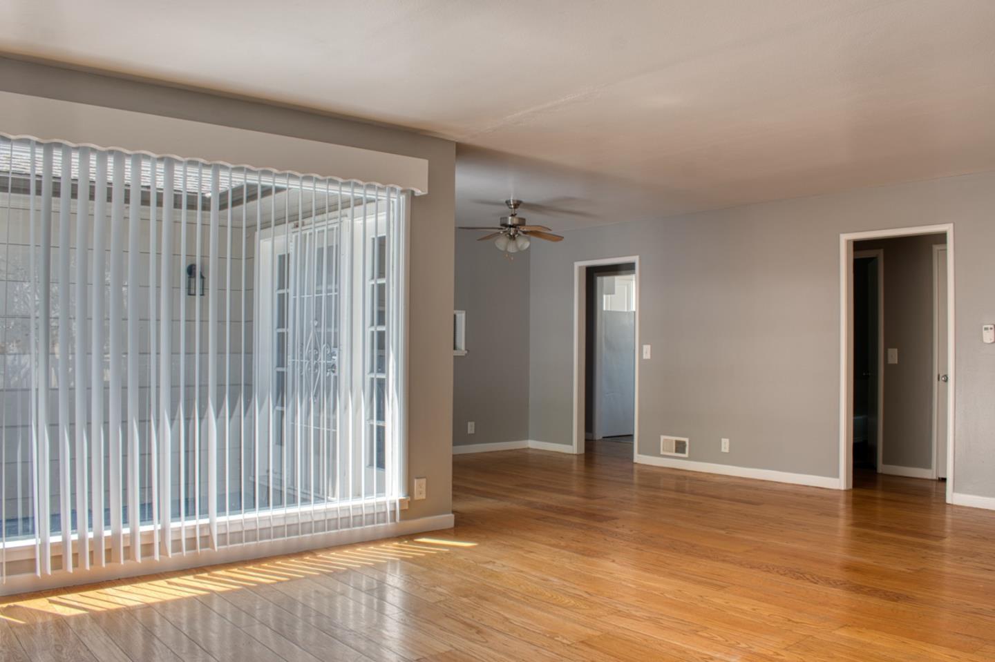 Detail Gallery Image 3 of 44 For 640 Circle Dr, East Palo Alto,  CA 94303 - 3 Beds | 1 Baths