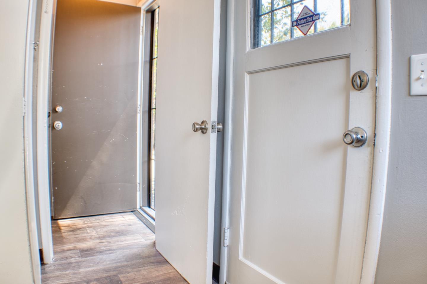 Detail Gallery Image 30 of 44 For 640 Circle Dr, East Palo Alto,  CA 94303 - 3 Beds | 1 Baths
