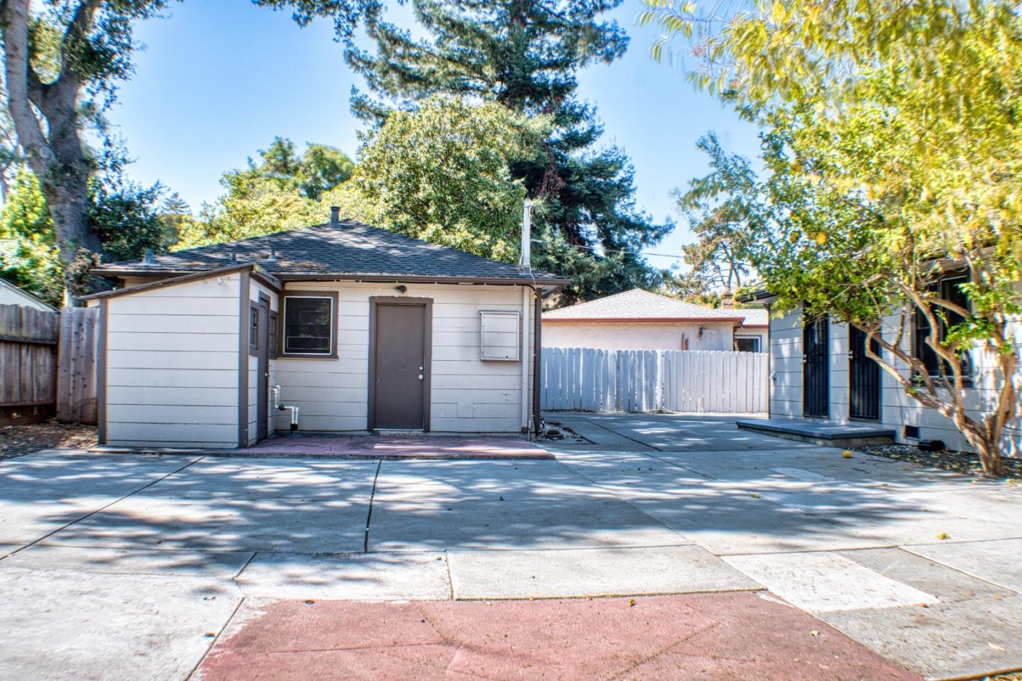 Detail Gallery Image 33 of 44 For 640 Circle Dr, East Palo Alto,  CA 94303 - 3 Beds | 1 Baths