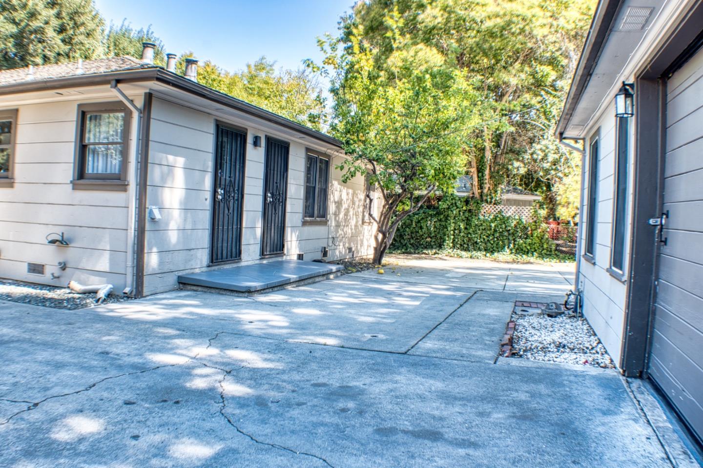 Detail Gallery Image 44 of 44 For 640 Circle Dr, East Palo Alto,  CA 94303 - 3 Beds | 1 Baths
