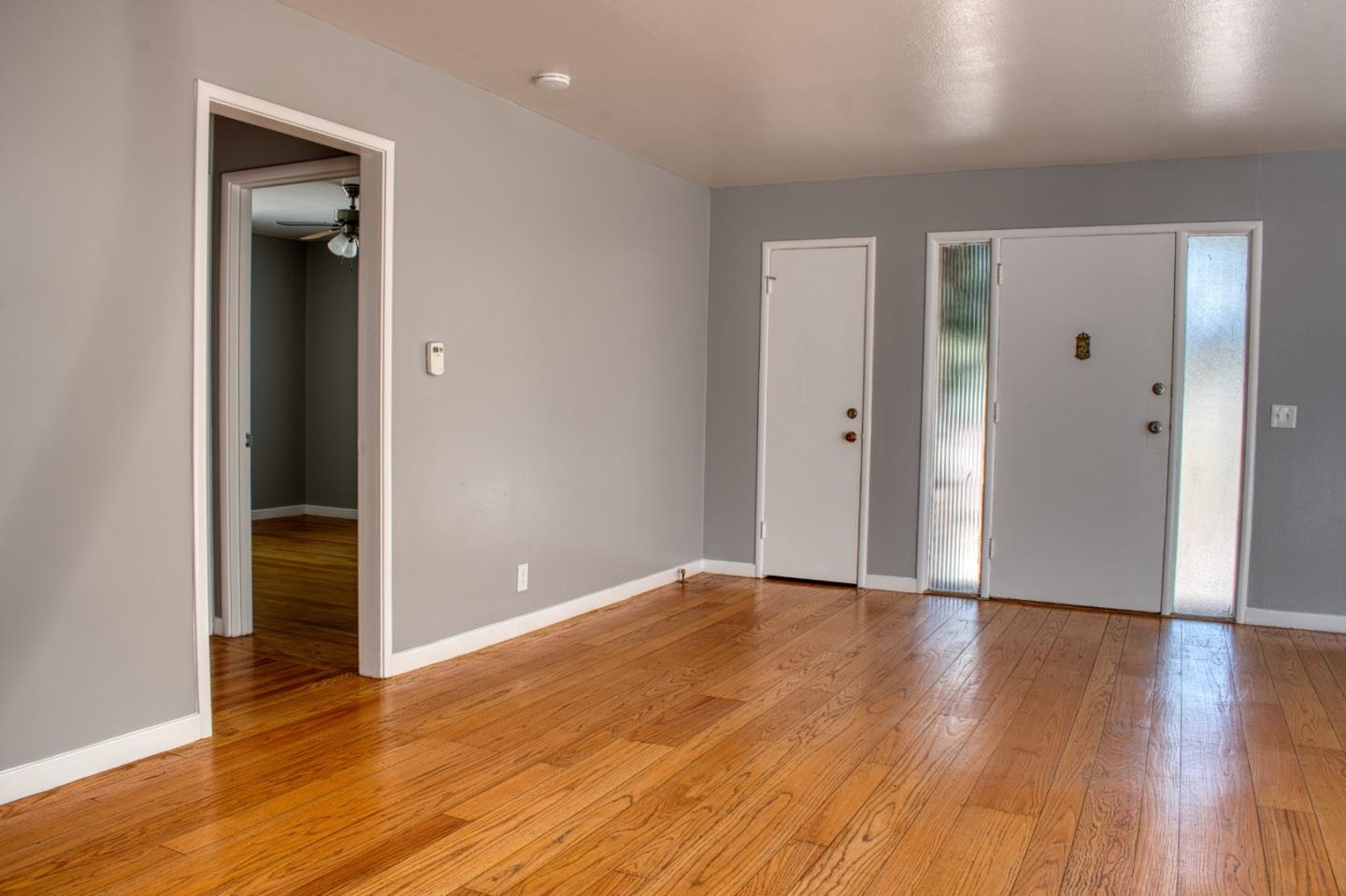 Detail Gallery Image 5 of 44 For 640 Circle Dr, East Palo Alto,  CA 94303 - 3 Beds | 1 Baths