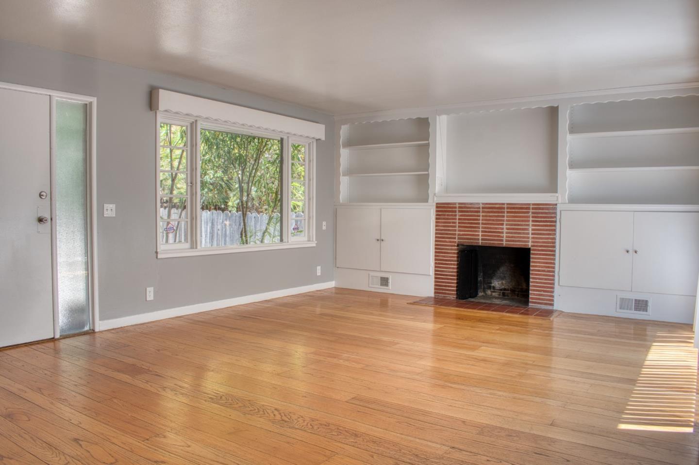 Detail Gallery Image 6 of 44 For 640 Circle Dr, East Palo Alto,  CA 94303 - 3 Beds | 1 Baths