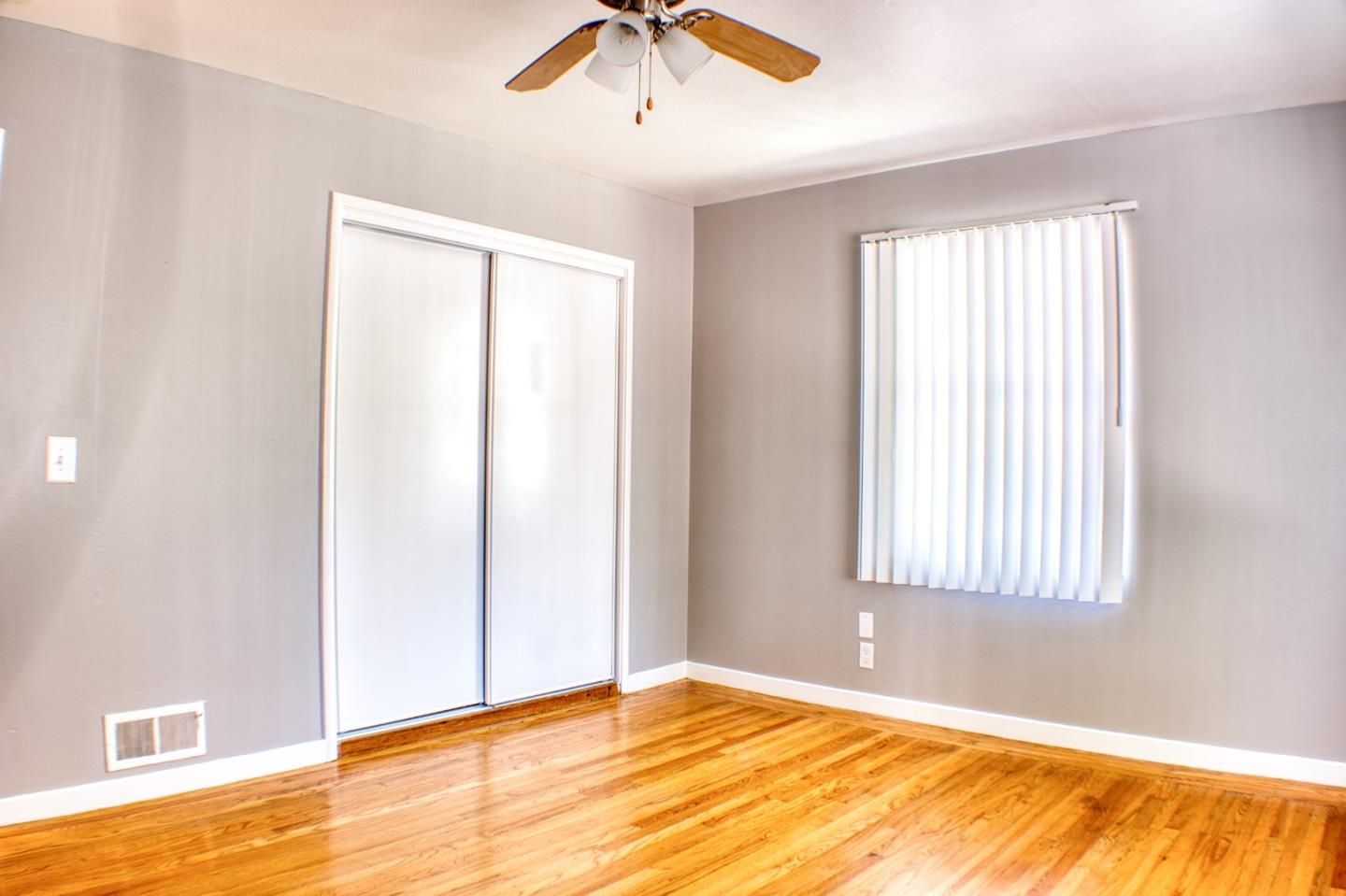 Detail Gallery Image 8 of 44 For 640 Circle Dr, East Palo Alto,  CA 94303 - 3 Beds | 1 Baths