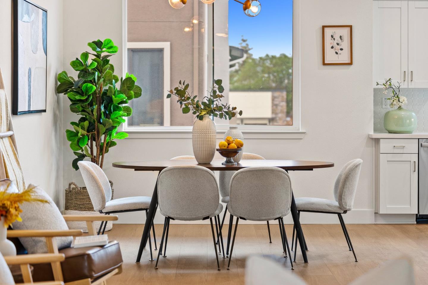 Detail Gallery Image 14 of 26 For 947 Woodside Rd, Redwood City,  CA 94061 - 4 Beds | 2 Baths