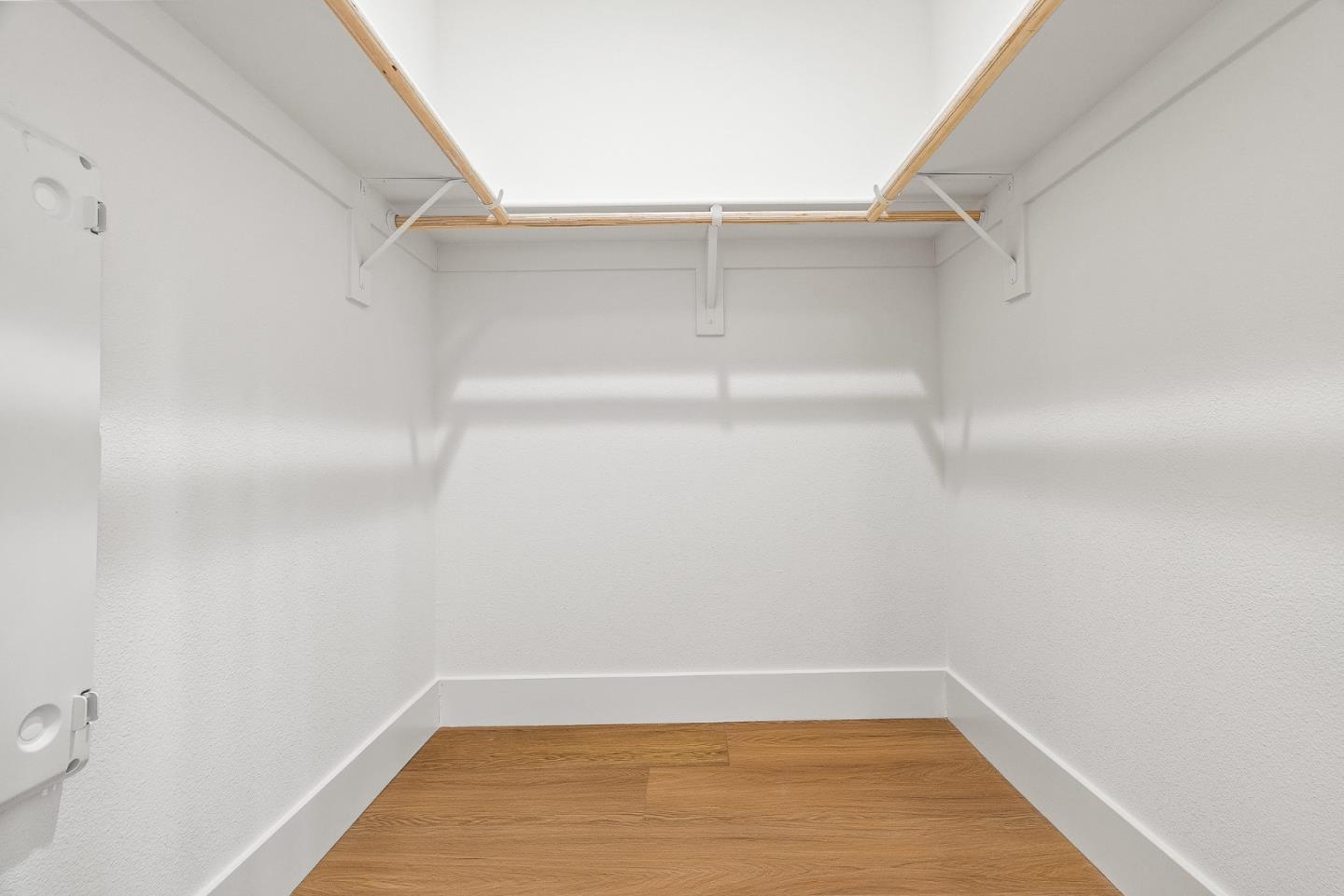 Detail Gallery Image 19 of 26 For 947 Woodside Rd, Redwood City,  CA 94061 - 4 Beds | 2 Baths