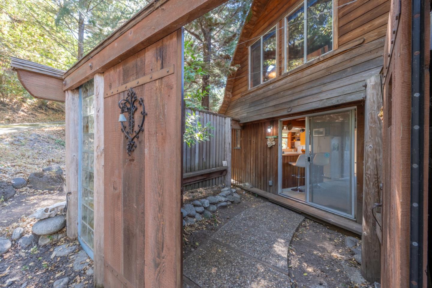 Detail Gallery Image 4 of 25 For 105c Calle De Quien Sabe, Carmel Valley,  CA 93924 - 2 Beds | 1/1 Baths
