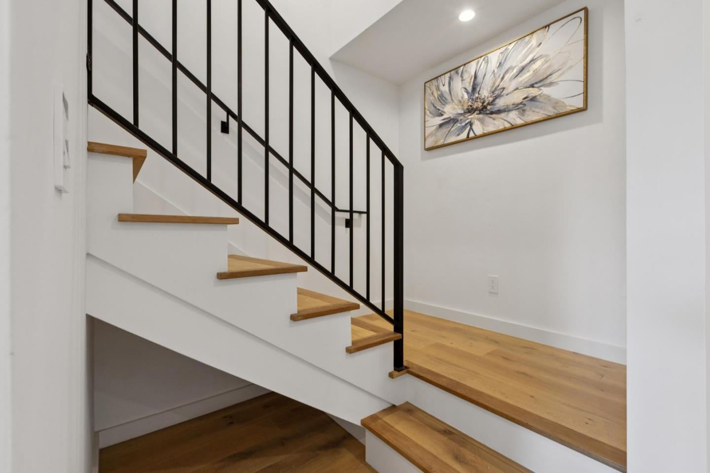 Detail Gallery Image 15 of 58 For 1433 Floribunda Ave #5,  Burlingame,  CA 94010 - 2 Beds | 2/1 Baths