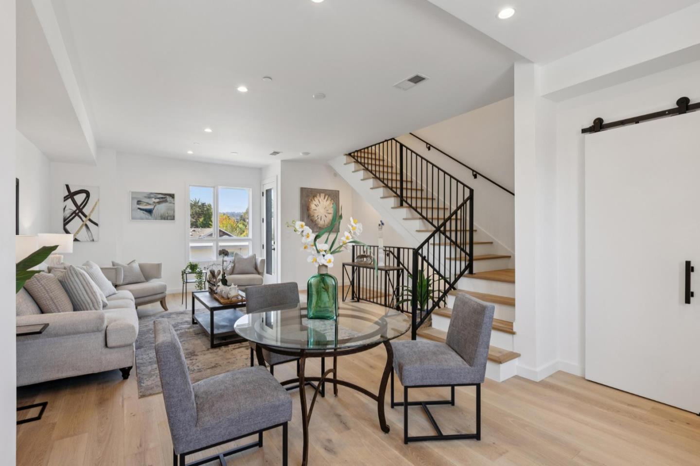 Detail Gallery Image 26 of 58 For 1433 Floribunda Ave #5,  Burlingame,  CA 94010 - 2 Beds | 2/1 Baths