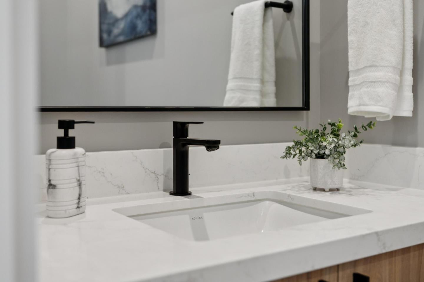 Detail Gallery Image 30 of 58 For 1433 Floribunda Ave #5,  Burlingame,  CA 94010 - 2 Beds | 2/1 Baths