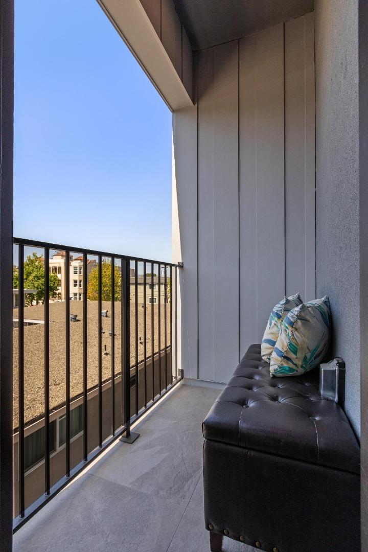 Detail Gallery Image 32 of 58 For 1433 Floribunda Ave #5,  Burlingame,  CA 94010 - 2 Beds | 2/1 Baths