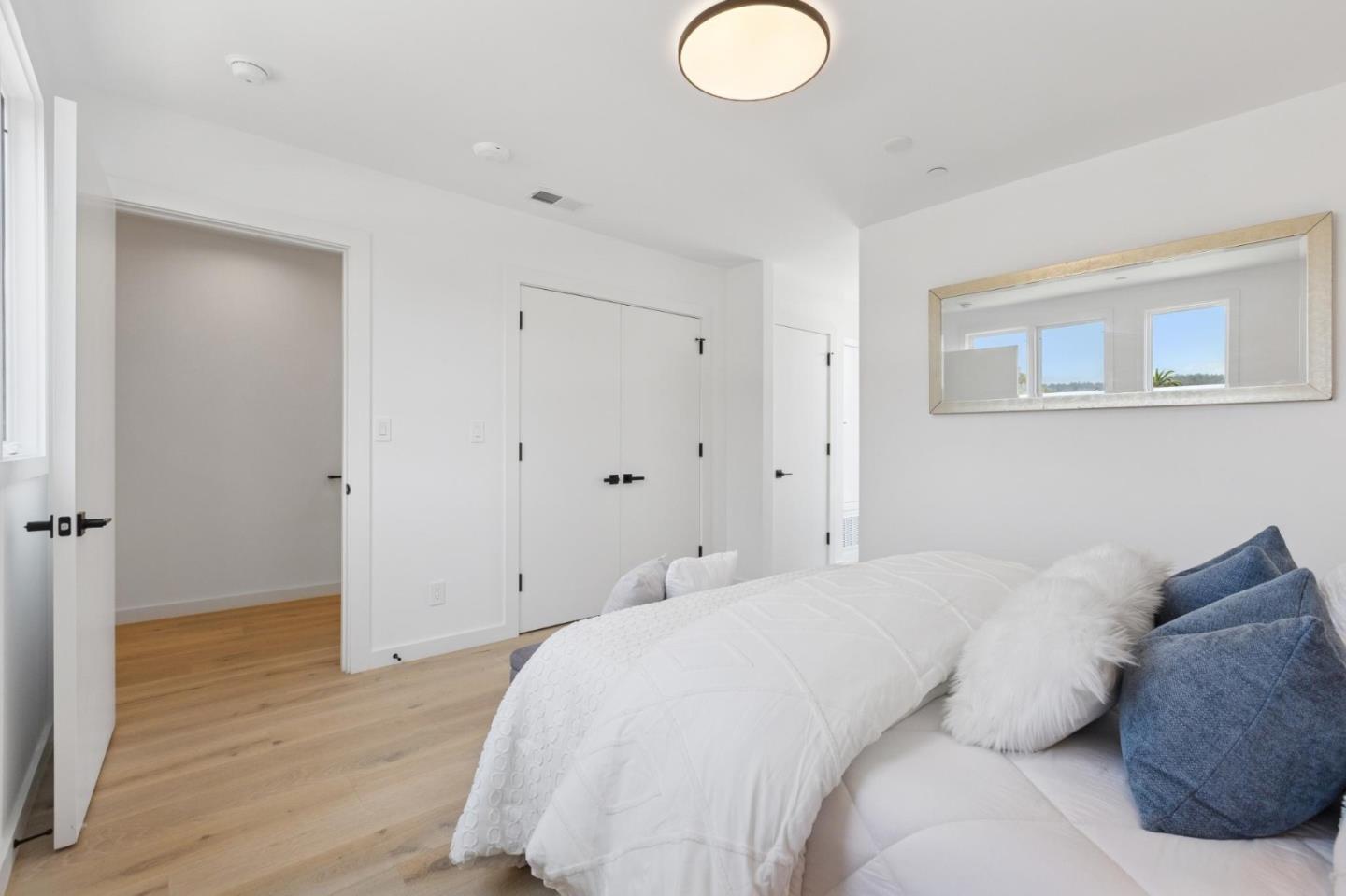Detail Gallery Image 34 of 58 For 1433 Floribunda Ave #5,  Burlingame,  CA 94010 - 2 Beds | 2/1 Baths