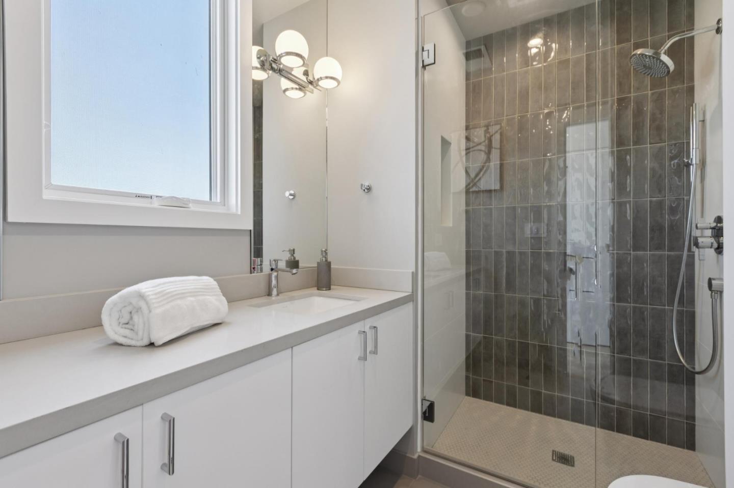 Detail Gallery Image 37 of 58 For 1433 Floribunda Ave #5,  Burlingame,  CA 94010 - 2 Beds | 2/1 Baths