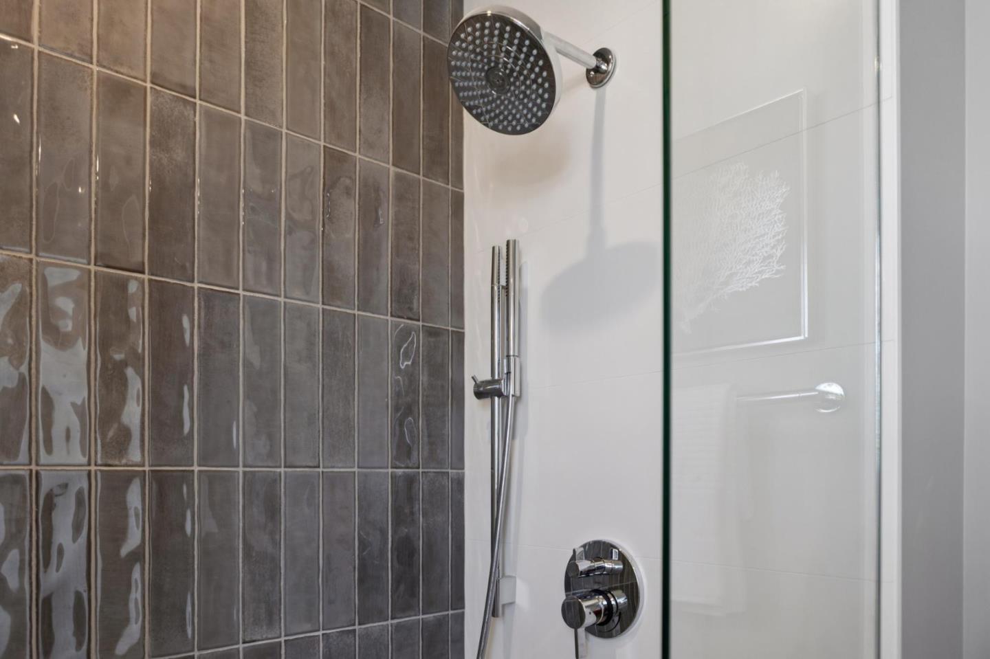 Detail Gallery Image 39 of 58 For 1433 Floribunda Ave #5,  Burlingame,  CA 94010 - 2 Beds | 2/1 Baths