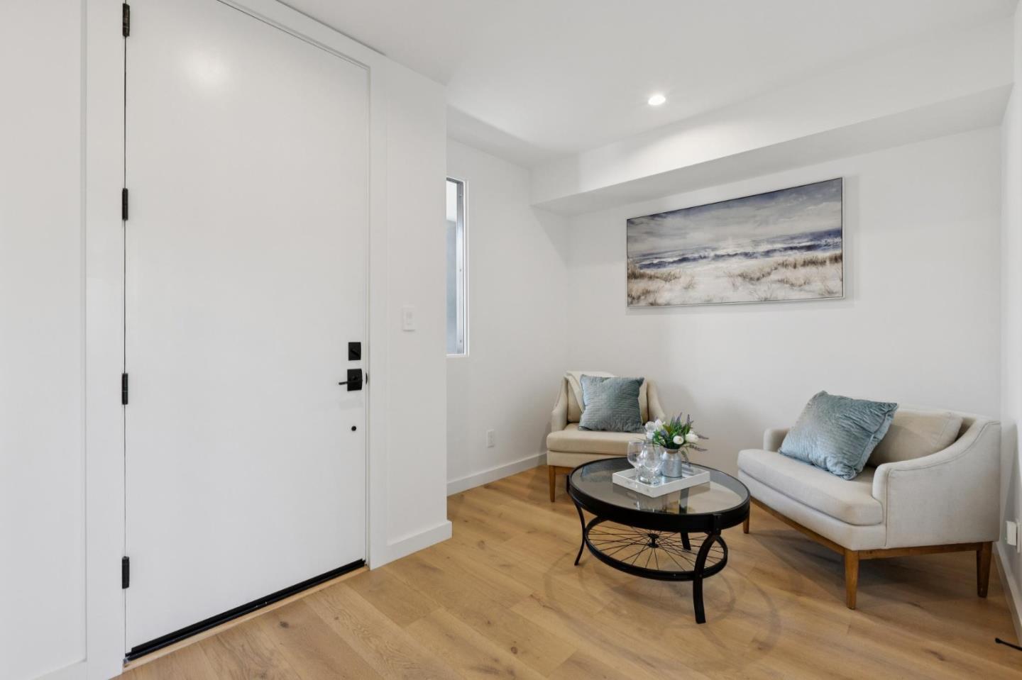 Detail Gallery Image 4 of 58 For 1433 Floribunda Ave #5,  Burlingame,  CA 94010 - 2 Beds | 2/1 Baths