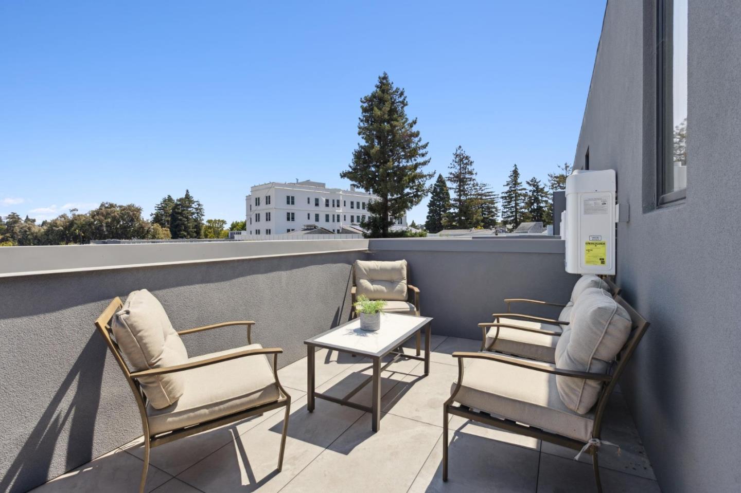 Detail Gallery Image 41 of 58 For 1433 Floribunda Ave #5,  Burlingame,  CA 94010 - 2 Beds | 2/1 Baths