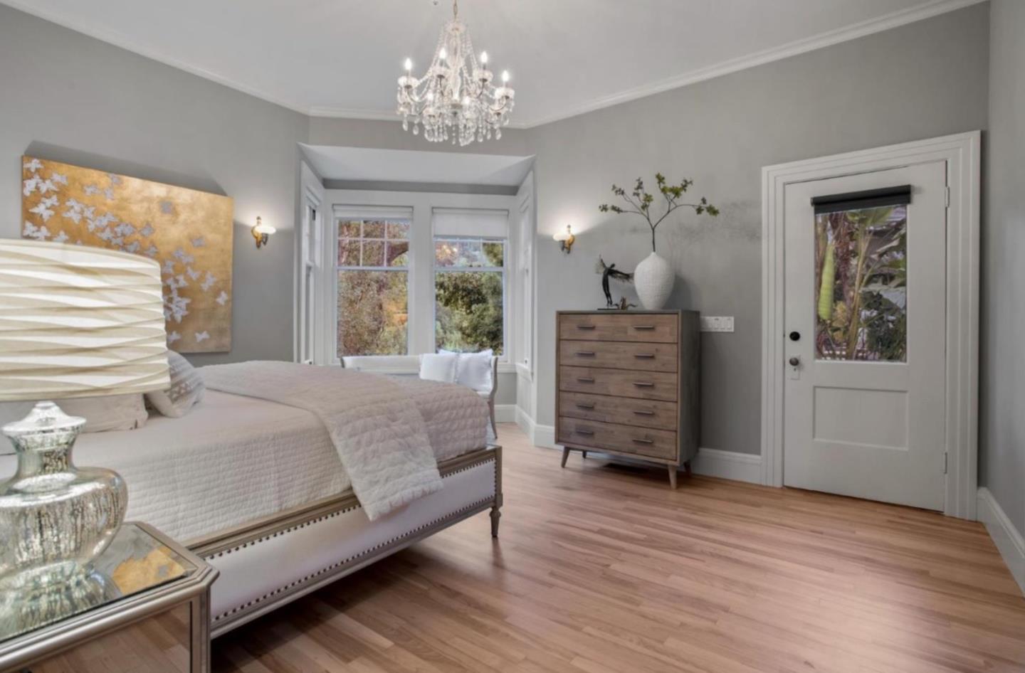 Detail Gallery Image 12 of 22 For 18490 Withey Rd, Monte Sereno,  CA 95030 - 5 Beds | 2/1 Baths