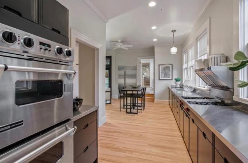 Detail Gallery Image 9 of 22 For 18490 Withey Rd, Monte Sereno,  CA 95030 - 5 Beds | 2/1 Baths