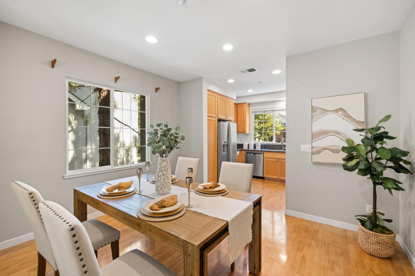 Detail Gallery Image 24 of 55 For 1131 Munich Ter, Sunnyvale,  CA 94089 - 4 Beds | 3 Baths