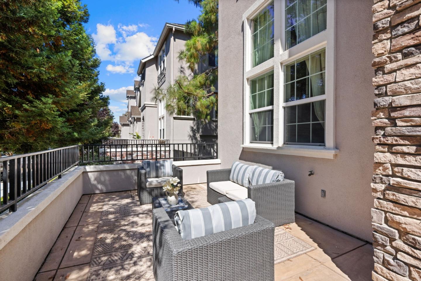 Detail Gallery Image 6 of 55 For 1131 Munich Ter, Sunnyvale,  CA 94089 - 4 Beds | 3 Baths