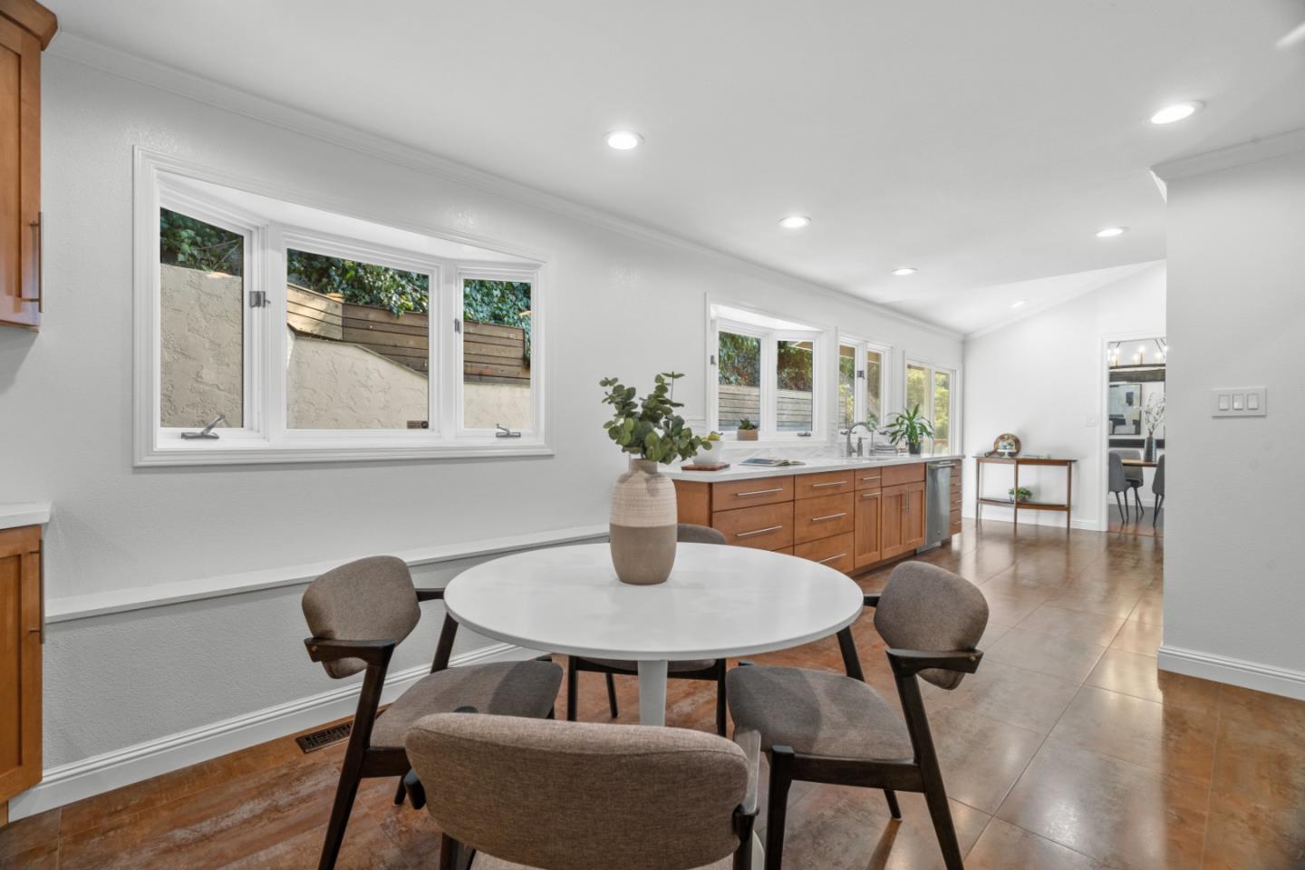Detail Gallery Image 12 of 37 For 1214 North Rd, Belmont,  CA 94002 - 3 Beds | 3 Baths