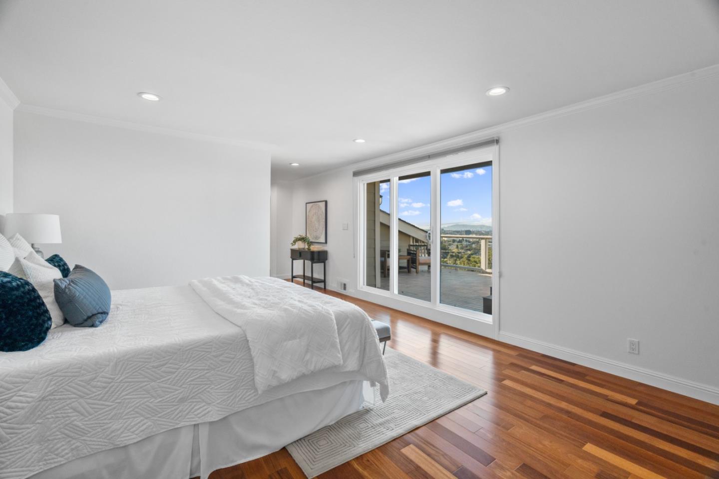 Detail Gallery Image 18 of 37 For 1214 North Rd, Belmont,  CA 94002 - 3 Beds | 3 Baths