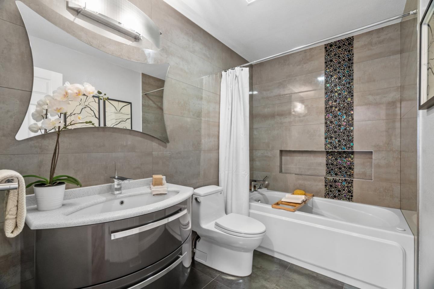 Detail Gallery Image 31 of 37 For 1214 North Rd, Belmont,  CA 94002 - 3 Beds | 3 Baths